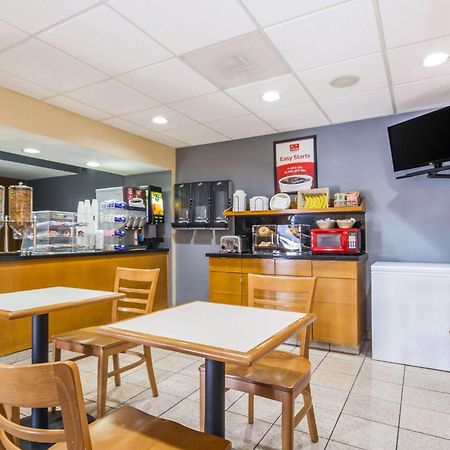Econo Lodge Inn & Suites I-35 At Shawnee Mission Оверленд Парк Экстерьер фото