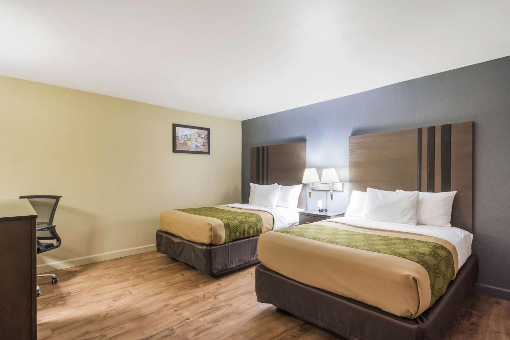 Econo Lodge Inn & Suites I-35 At Shawnee Mission Оверленд Парк Экстерьер фото