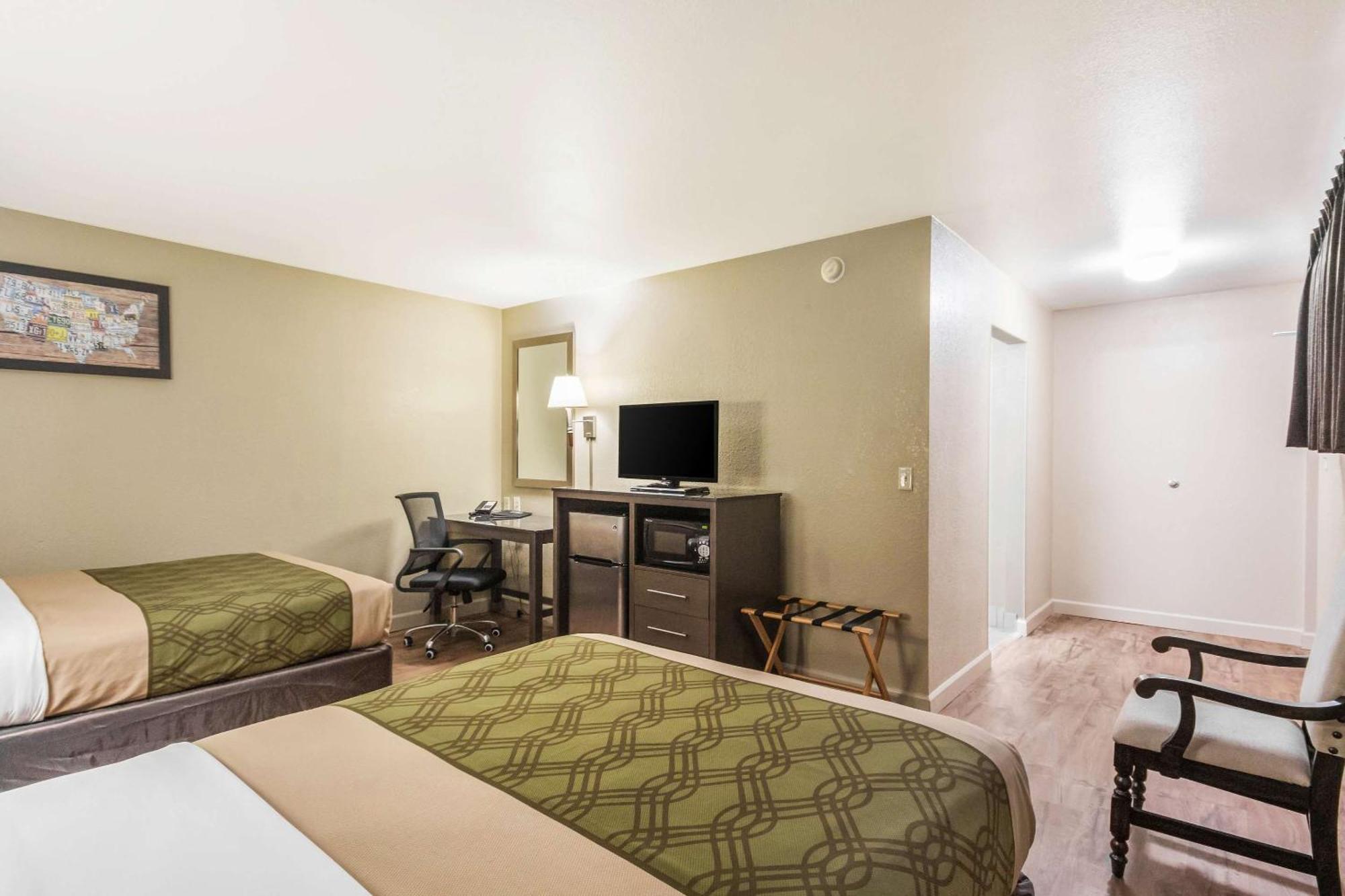 Econo Lodge Inn & Suites I-35 At Shawnee Mission Оверленд Парк Экстерьер фото